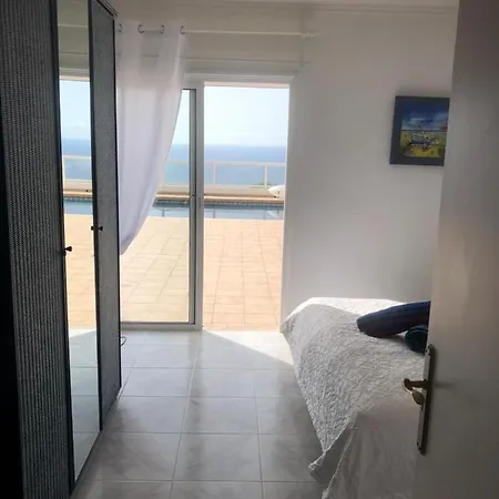 Hibiscus Villa *